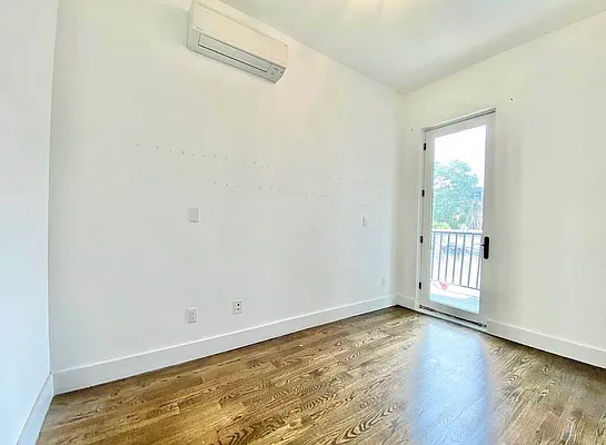 Bedroom, photo 2