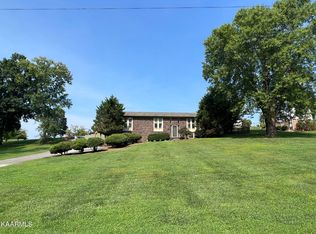 3812 Twin Island Dr, Maryville, TN 37804