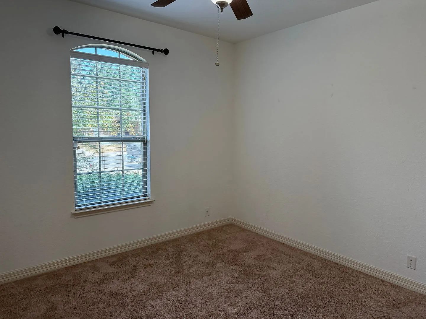 Welcome home to 15418 Birdstone Ln! — Photo 4