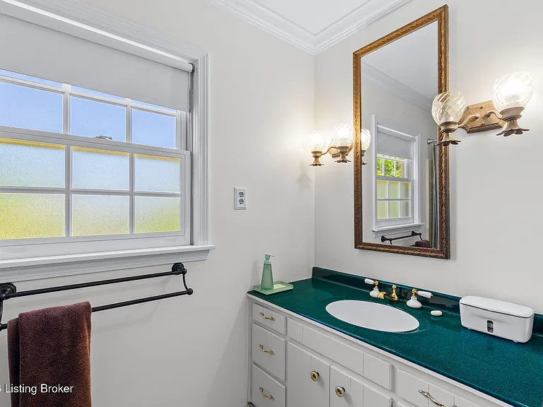 10807 Helmsdale Ln — Photo 34