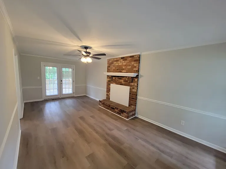 165 Ashley Cir — Photo 5