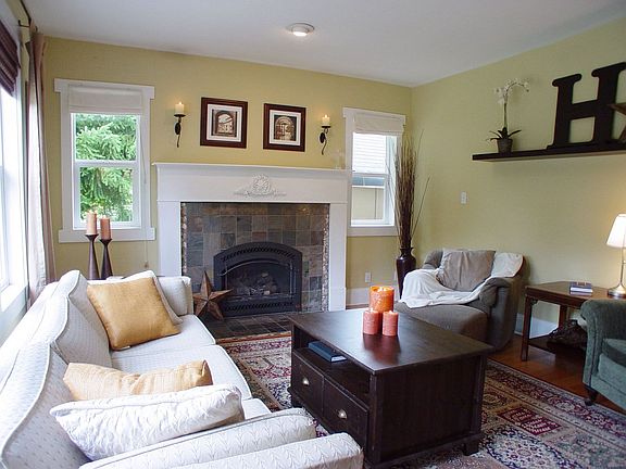 Living Rm & Fireplace