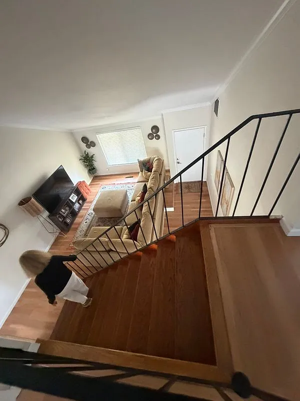 4 bed, 2.0 bath, 1562 sqft, $4,795 — Photo 3