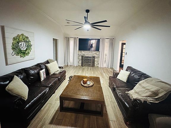 5th image of 1201 Glenmeadow Dr