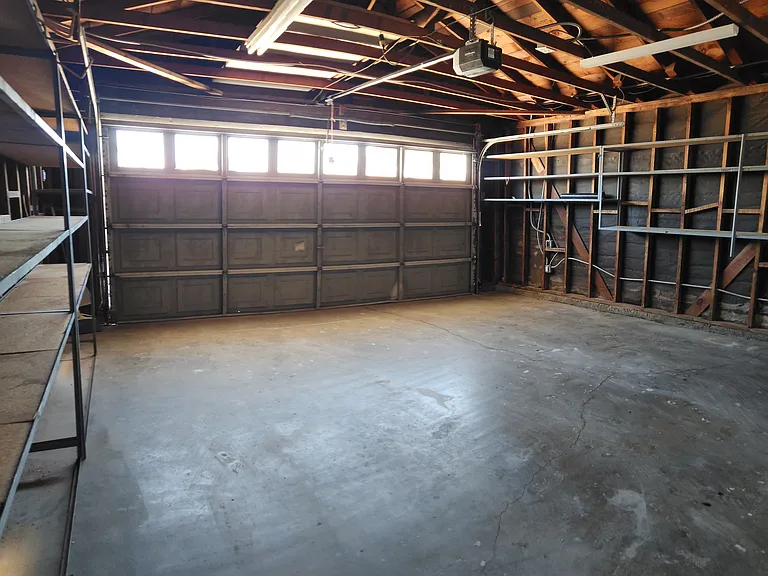 6081 Pamela Ln — Photo 21