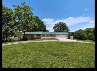 206 Hot Water Rd, Tellico Plains, TN 37385