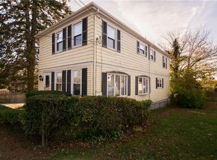 303 Metacom Ave, Bristol, RI 02809