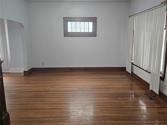 3rd image of 2225 South Ave