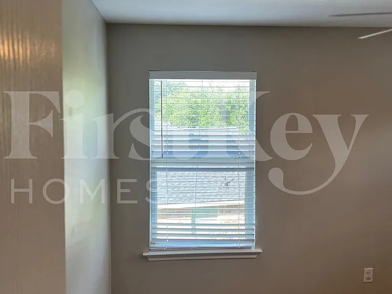 8911 Durham Manor Ln — Photo 5