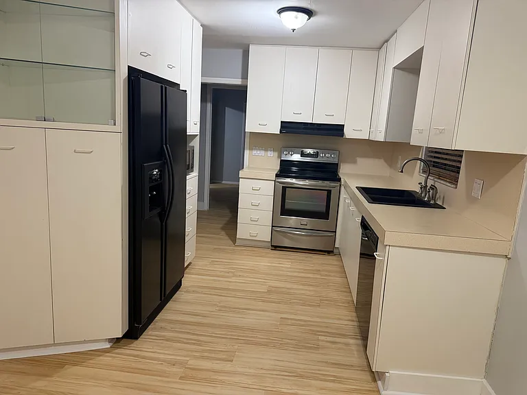 1016 W Indiana Ave — Photo 44