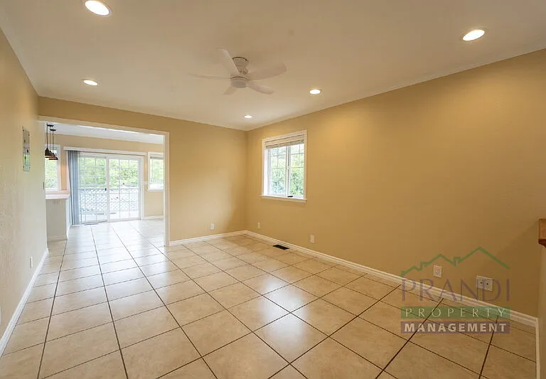 40 Pleasant Ln — Photo 8