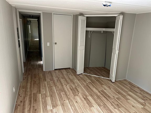 5th image of 8 Fernwood Dr
