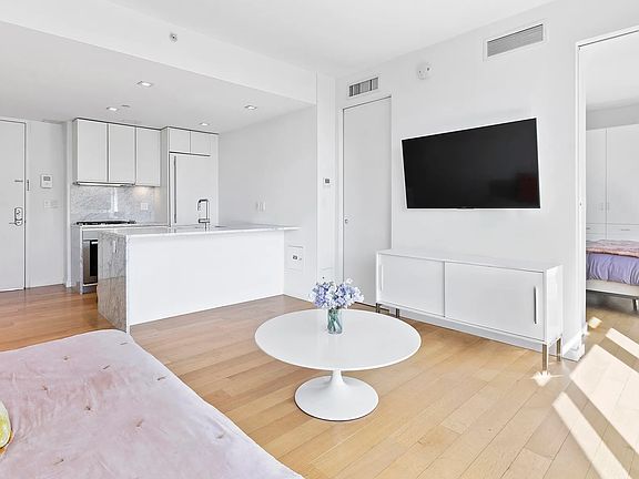 2nd image of 250 Bowery APT 6E