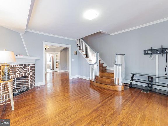5th image of 706 W Cobbs Creek Pkwy