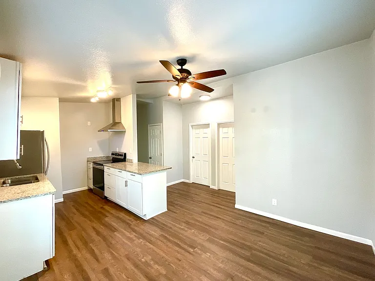 710 Virginia Blvd — Photo 4