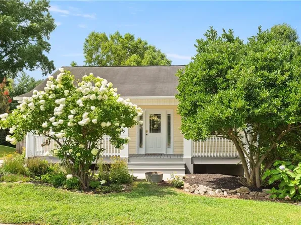 510 Brown Stone Ct, Kernersville, NC 27284