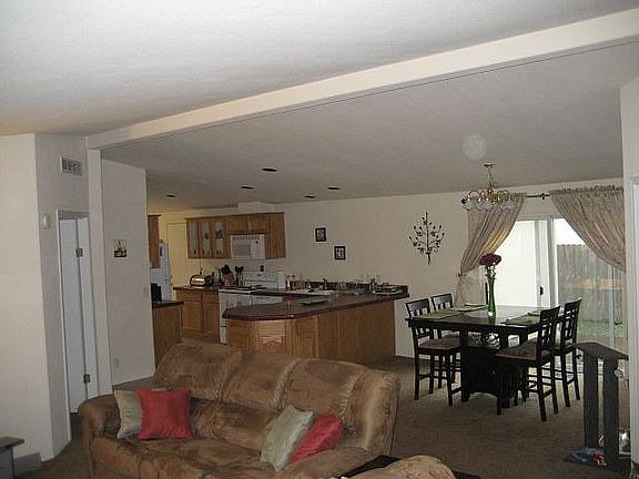 Living/Dining room area