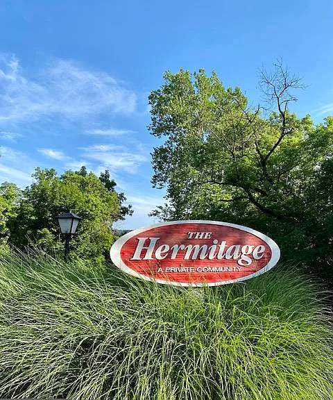 35 Hermitage Dr — Photo 24