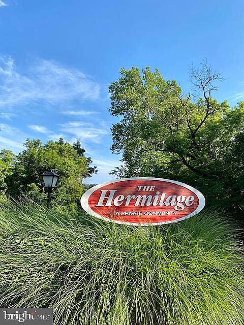 1st image of 12 Hermitage Dr