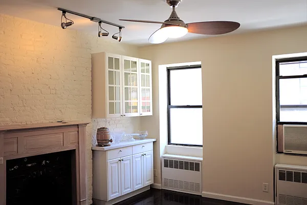 Rented by Urban Real Estate Property Group Inc | media 19