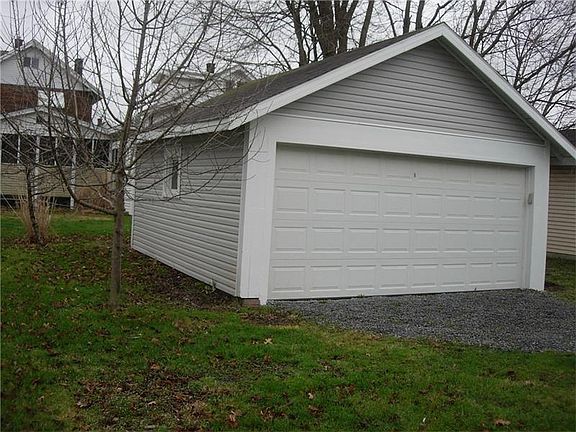 4th image of 306 Wood St