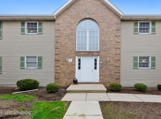 402 S Peace Rd #402, Sycamore, IL 60178