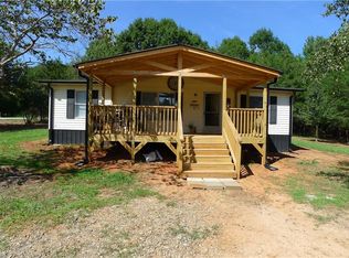 2005 Monico Ln, Yadkinville, NC 27055