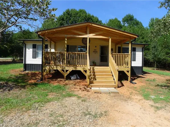 2005 Monico Ln, Yadkinville, NC 27055