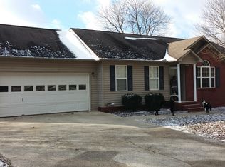 365 Mayberry Ln, Arab, AL 35016