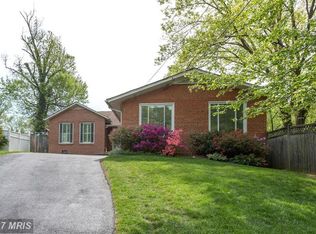 10103 Capeway Ct, Fairfax, VA 22030