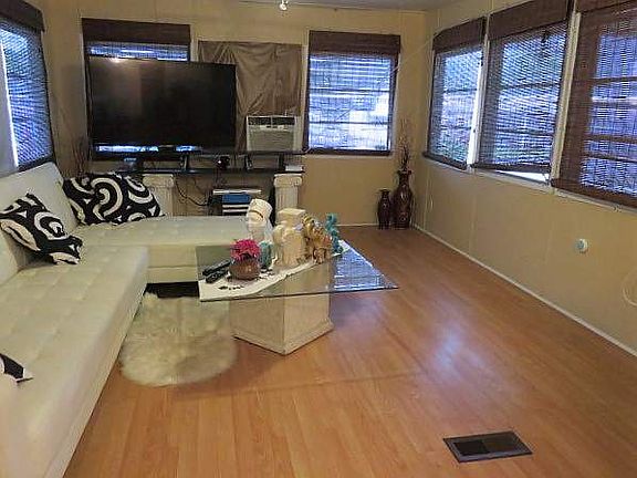2nd image of 25 Holly Dr