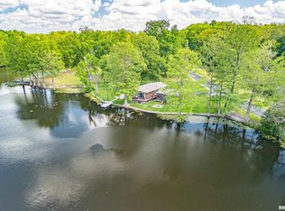 631 Community Beach Rd, Centralia, IL 62801