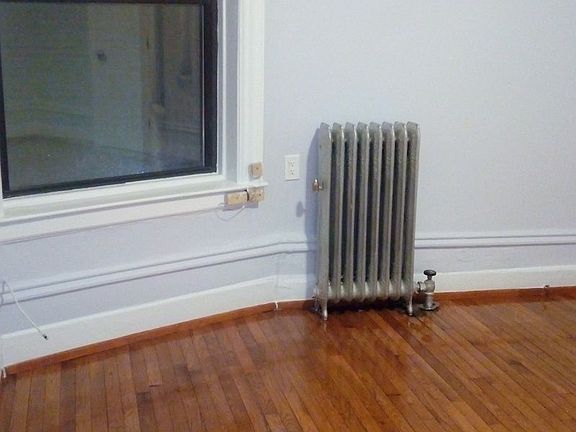 5th image of 3163 33rd St APT 1
