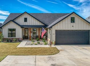 825 Holbrook Rd, Springtown, TX 76082