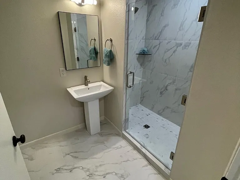 105 Montclair St — Photo 23