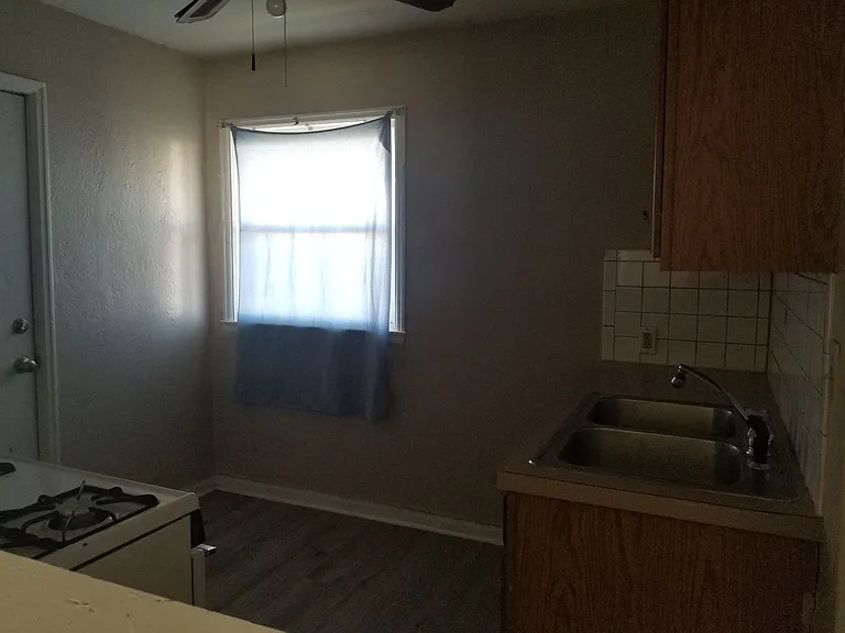 2044-2050 S Broadway St #2056 — Photo 13