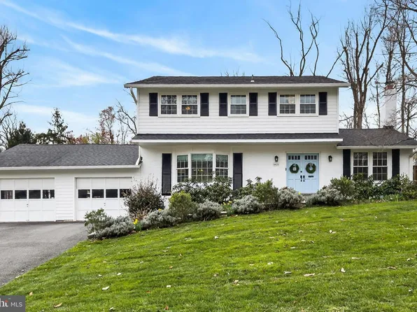 6621 Kerns Rd, Falls Church, VA 22042