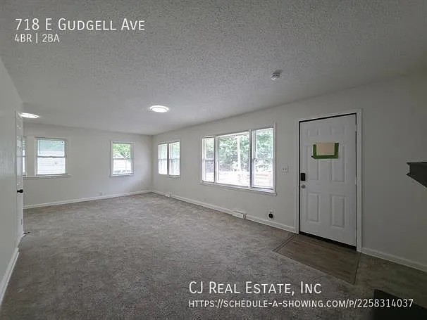 718 E Gudgell Ave — Photo 3