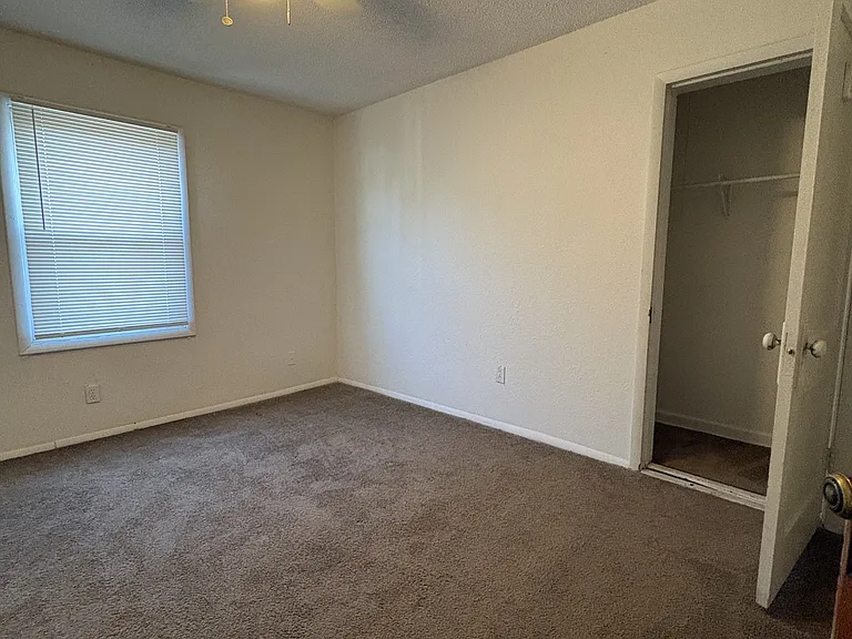 4202 Pearl St — Photo 40