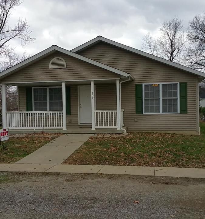 3 Bed 2 Bath with 3 Car Garage - Home