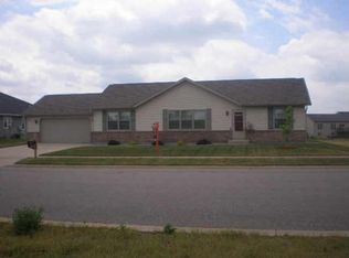 2007 Sandhill Dr, Prairie Du Sac, WI 53578