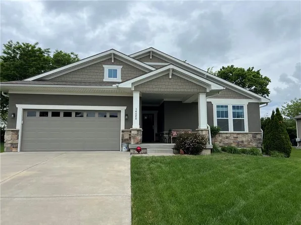 14428 S Shady Bend Rd, Olathe, KS 66061