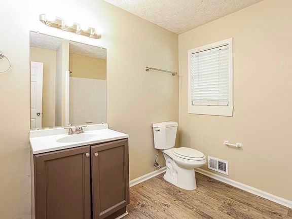 4th image of 2397 Shire Ct