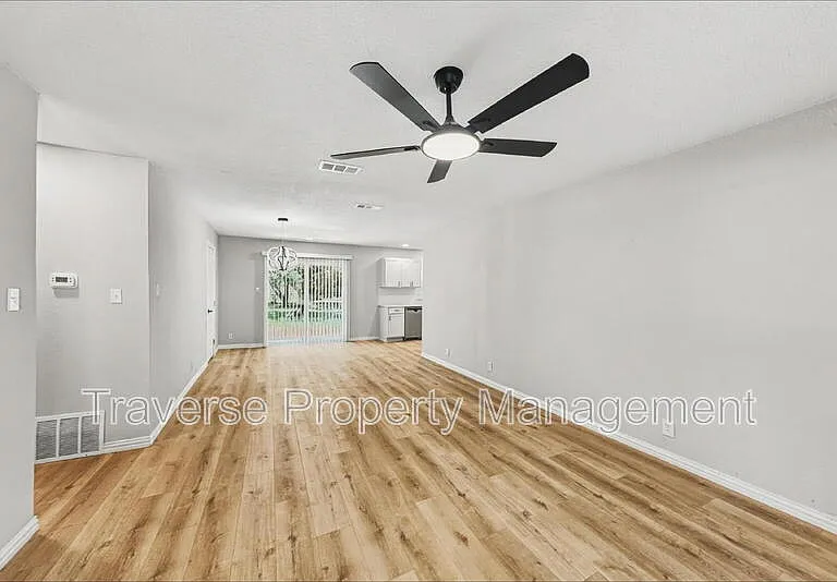 3716 Clotell Dr — Photo 4