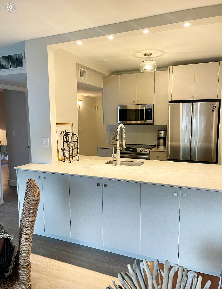 Bar and extra storage - 250 NE 20th St #126