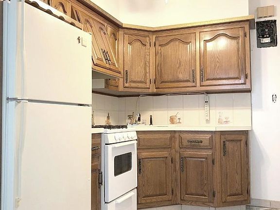 5th image of 6027 74th St #2