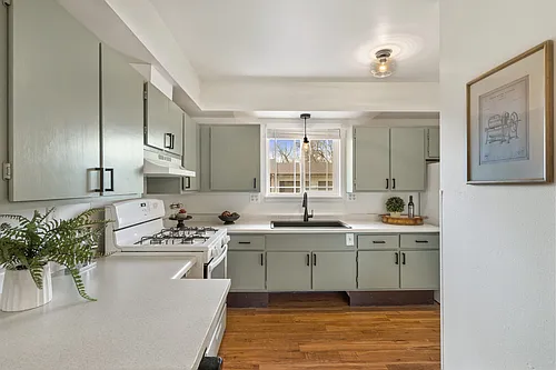 513 Park St Photo 1