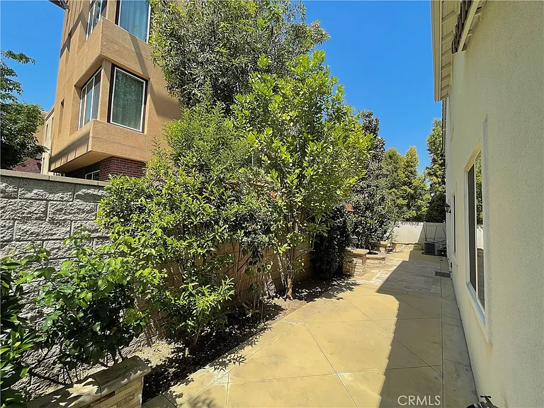 417 W Bagnall St — Photo 36