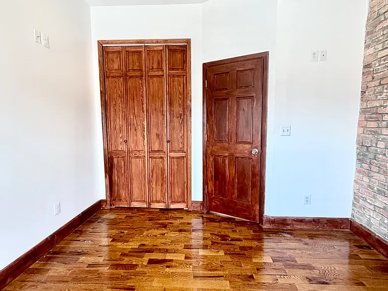 1819 N Port St — Photo 21
