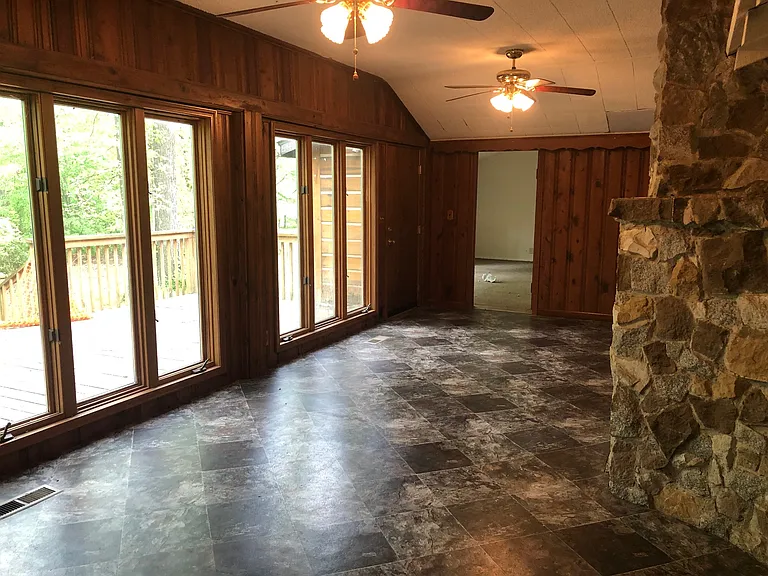 12240 N Saint Joseph Ave — Photo 4
